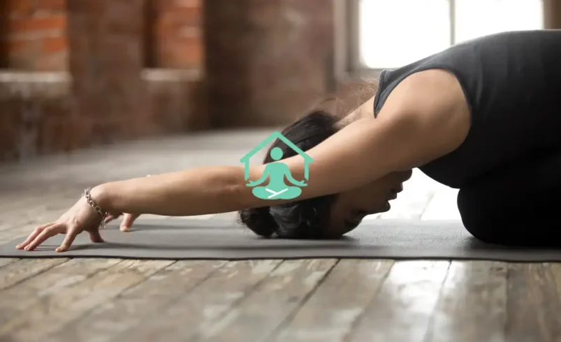 هاتا یوگا چیست و چه فوایدی دارد؟ آشنایی کامل با حرکات و فلسفه هاتایوگا برای همه سنین