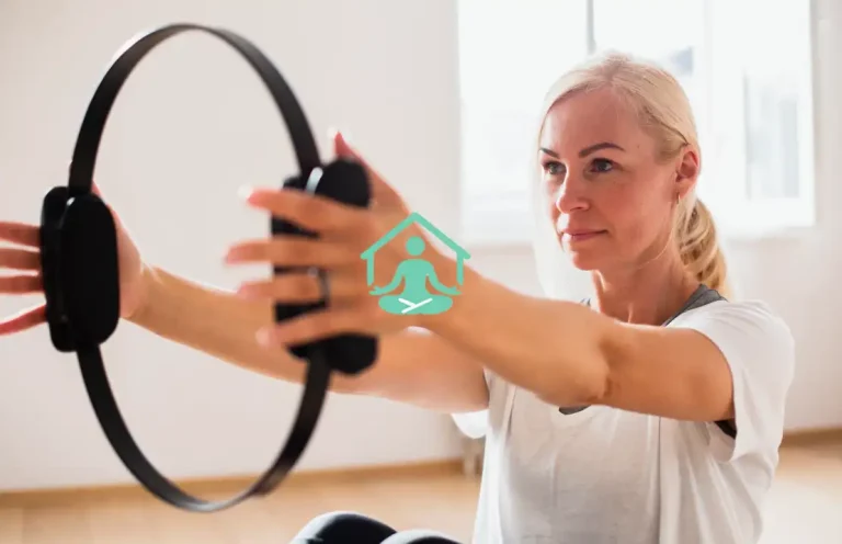 چرخ یوگا چیست و چه فوایدی دارد؟ آموزش کاربرد و بهترین تمرینات با حلقه یوگا برای مبتدی‌ها و حرفه‌ای‌ها