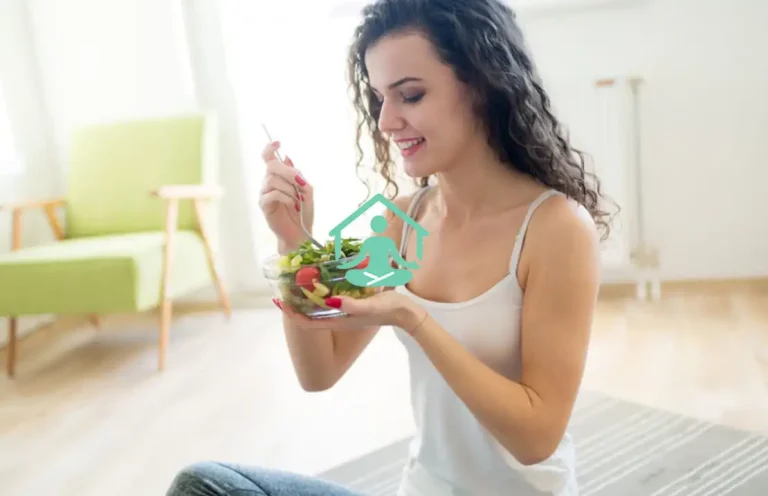 تغذیه در یوگا چیست و چه اهمیتی دارد؟ چه رژیم غذایی برای یوگا مناسب است؟