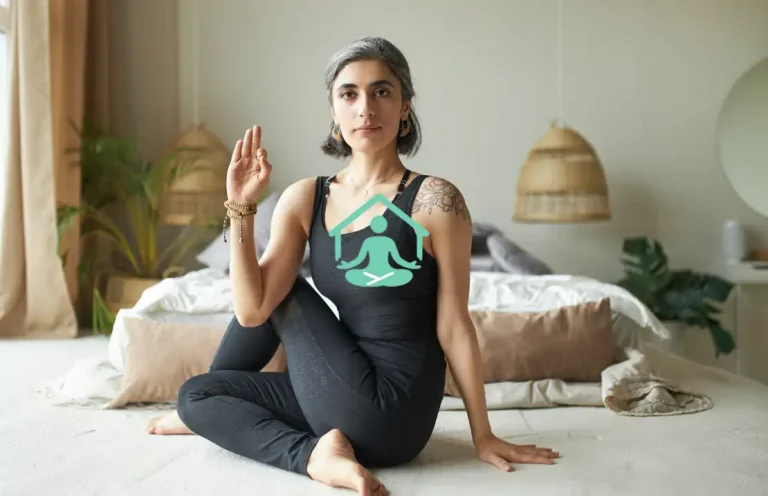 راجا یوگا چیست؟ آموزش اصول، مراحل، فواید و تجربه پادشاهی ذهن در سبک سلطنتی یوگا