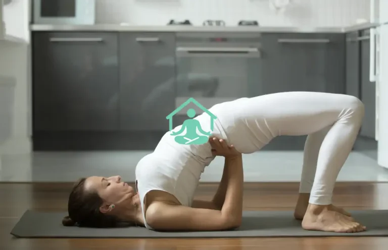 یوگا برای کمر درد و دیسک کمر: بهترین حرکات درمانی و فواید علمی یوگا برای تسکین درد کمر